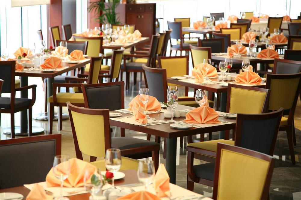 Symphony Hotel Apartments Dubai Restoran gambar